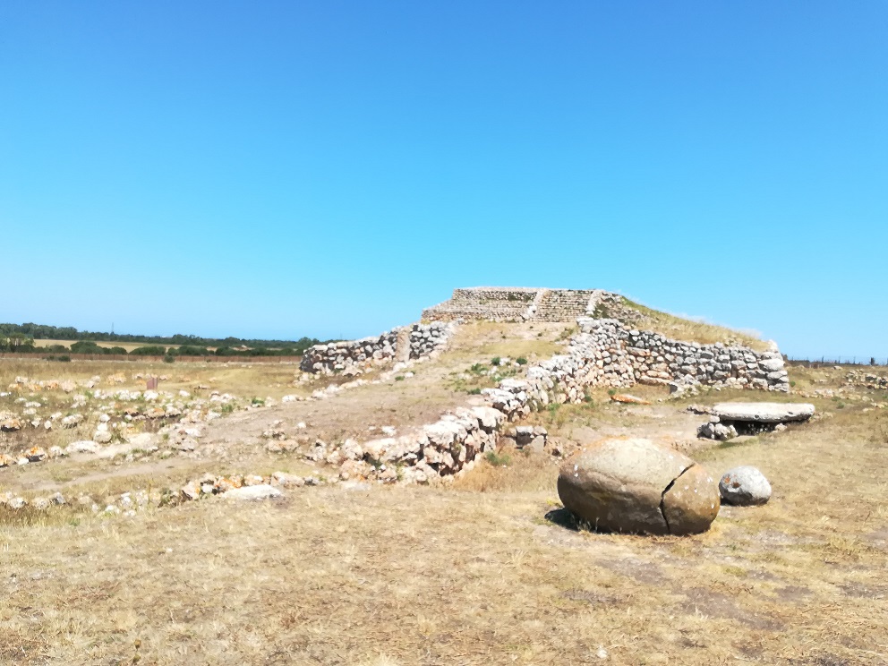 una piramide babilonese in sardegna